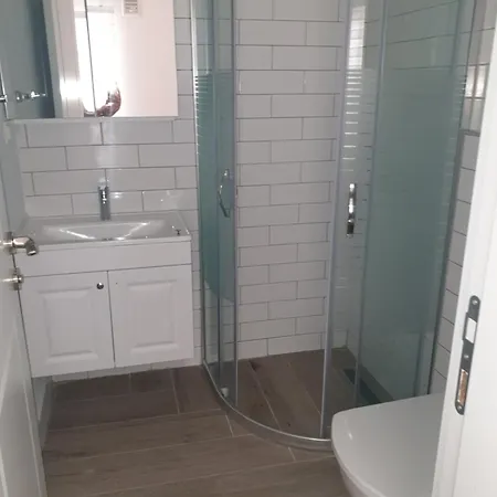 No 444 Apartment *